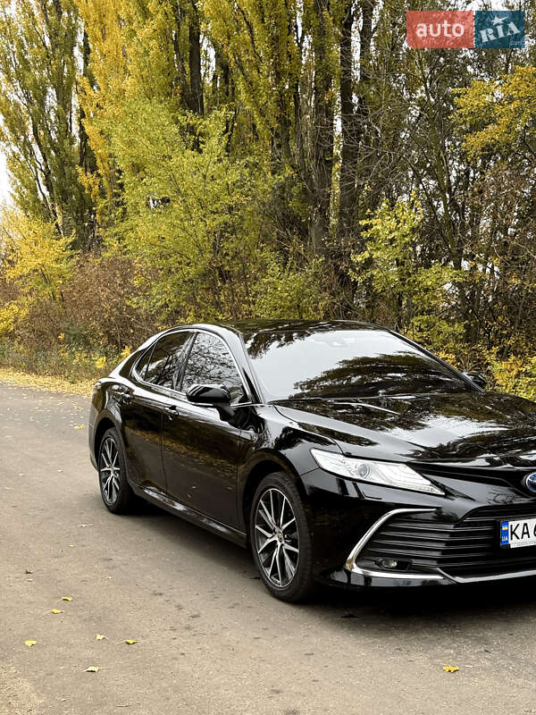 Седан Toyota Camry 2023 в Киеве фото 20 Седан Toyota Camry 2023 в Киеве