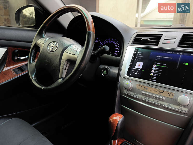 Седан Toyota Camry 2009 в Могилев-Подольске