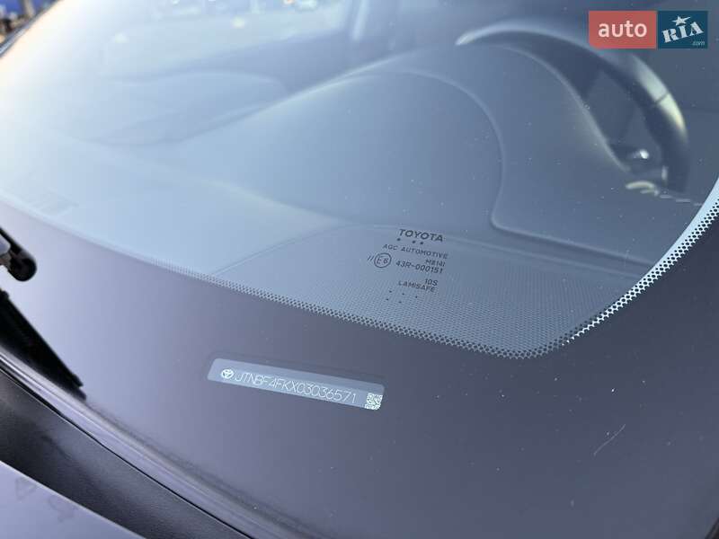 Седан Toyota Camry 2017 в Киеве фото 24 Седан Toyota Camry 2017 в Киеве