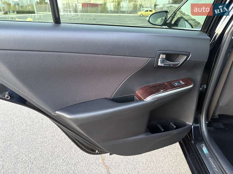 Седан Toyota Camry 2017 в Киеве фото 31 Седан Toyota Camry 2017 в Киеве