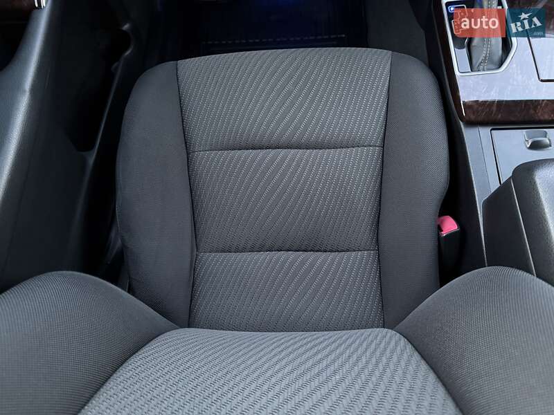 Седан Toyota Camry 2017 в Киеве фото 34 Седан Toyota Camry 2017 в Киеве