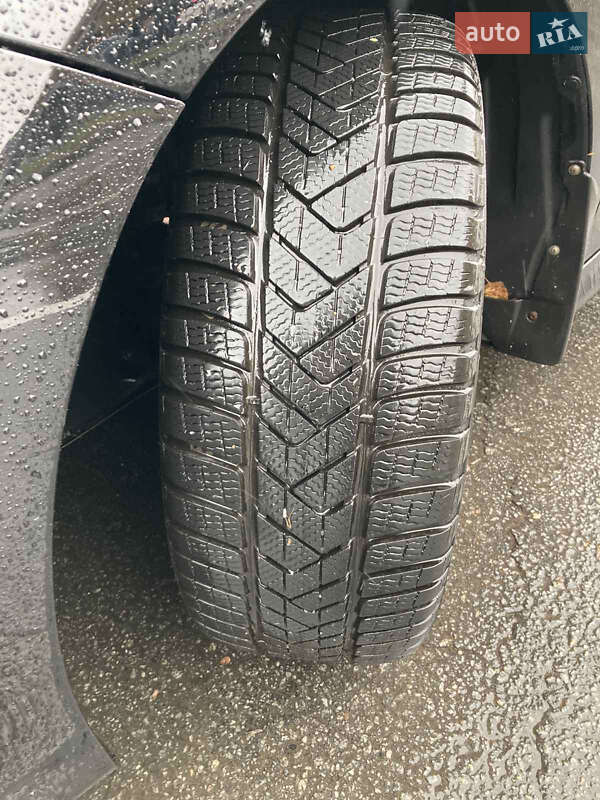 Седан Toyota Camry 2023 в Полтаве