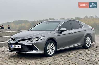 Седан Toyota Camry 2024 в Житомирі