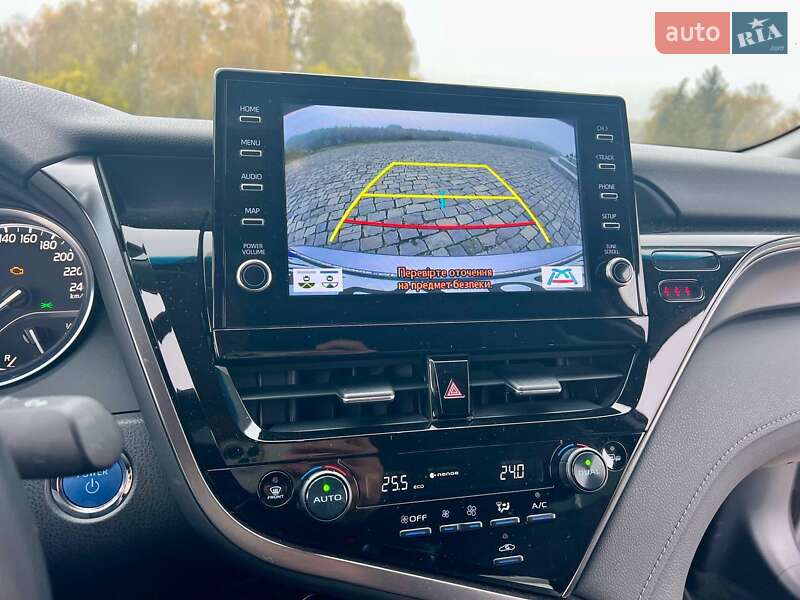 Седан Toyota Camry 2024 в Житомире