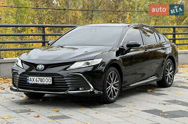 Седан Toyota Camry 2022 в Дніпрі