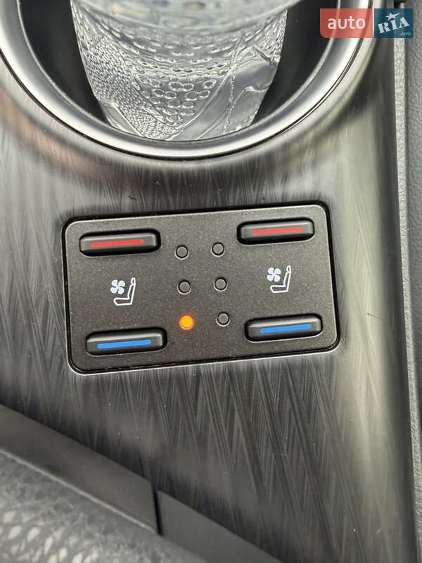 Седан Toyota Camry 2022 в Днепре фото 18 Седан Toyota Camry 2022 в Днепре