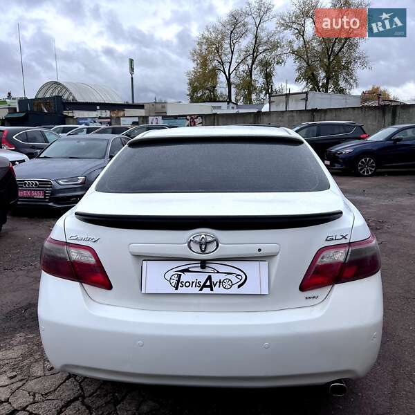 Седан Toyota Camry 2006 в Чернигове