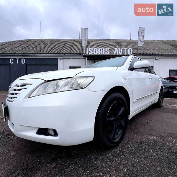Седан Toyota Camry 2006 в Чернигове