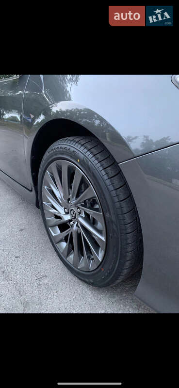 Седан Toyota Camry 2014 в Киеве