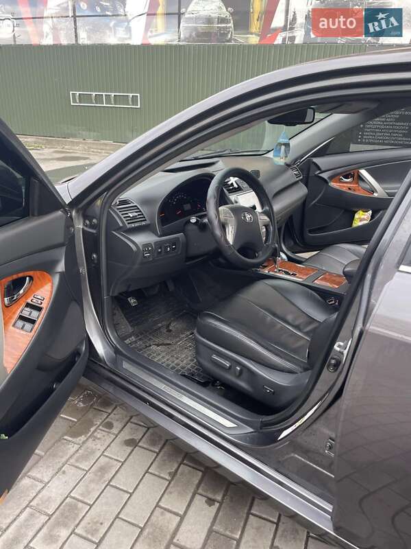 Седан Toyota Camry 2010 в Полонном фото 39 Седан Toyota Camry 2010 в Полонном
