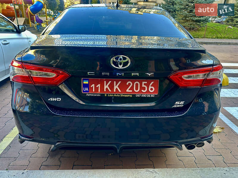 Седан Toyota Camry 2020 в Києві