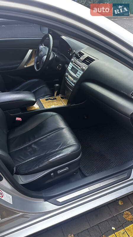 Седан Toyota Camry 2007 в Киеве