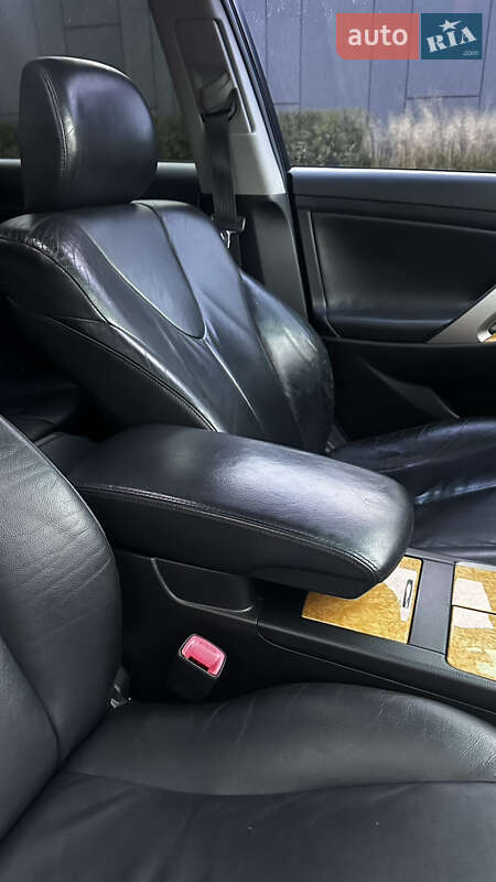 Седан Toyota Camry 2007 в Киеве