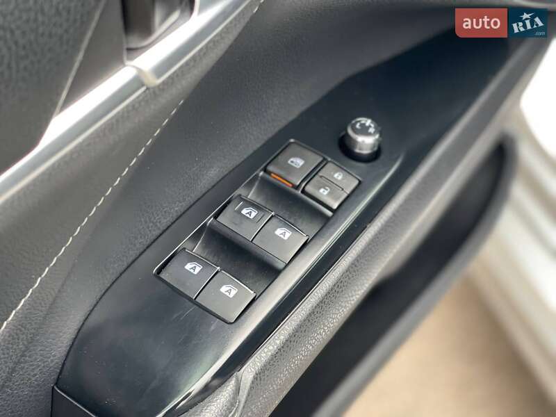 Седан Toyota Camry 2018 в Киеве фото 14 Седан Toyota Camry 2018 в Киеве