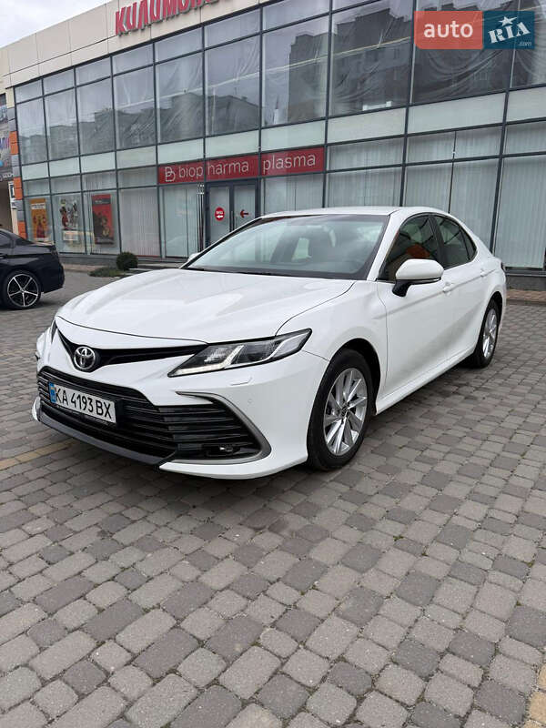 Toyota Camry 2021