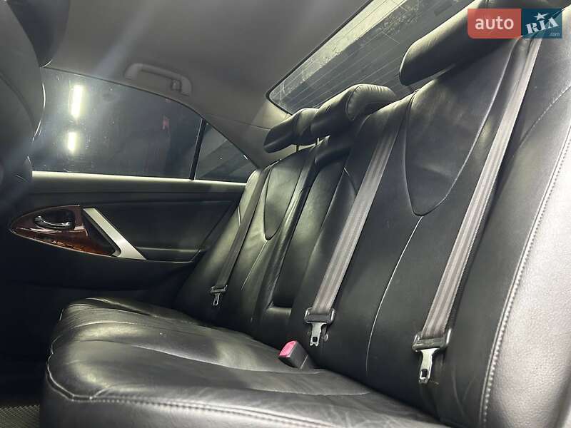 Седан Toyota Camry 2008 в Черновцах