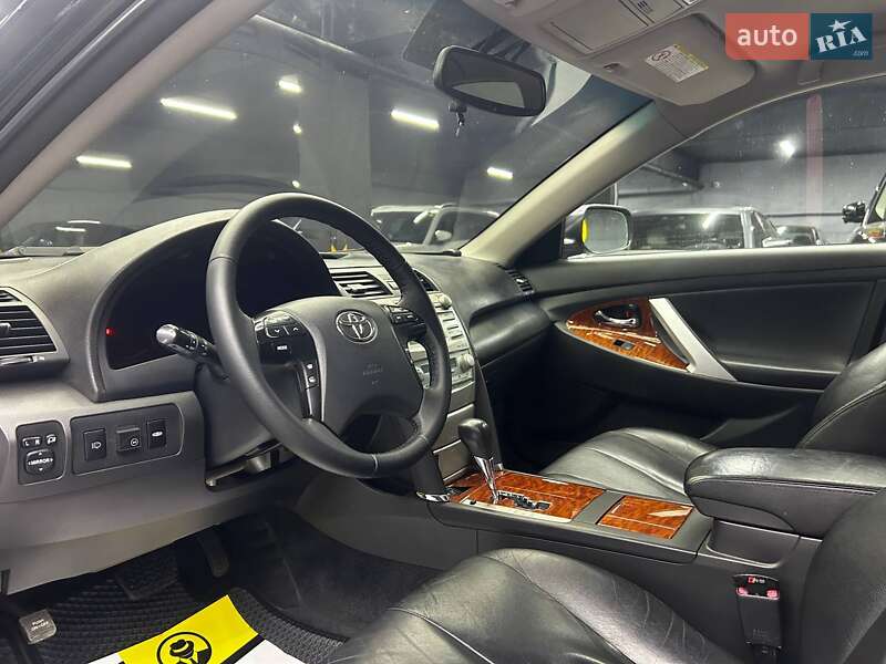 Седан Toyota Camry 2008 в Черновцах