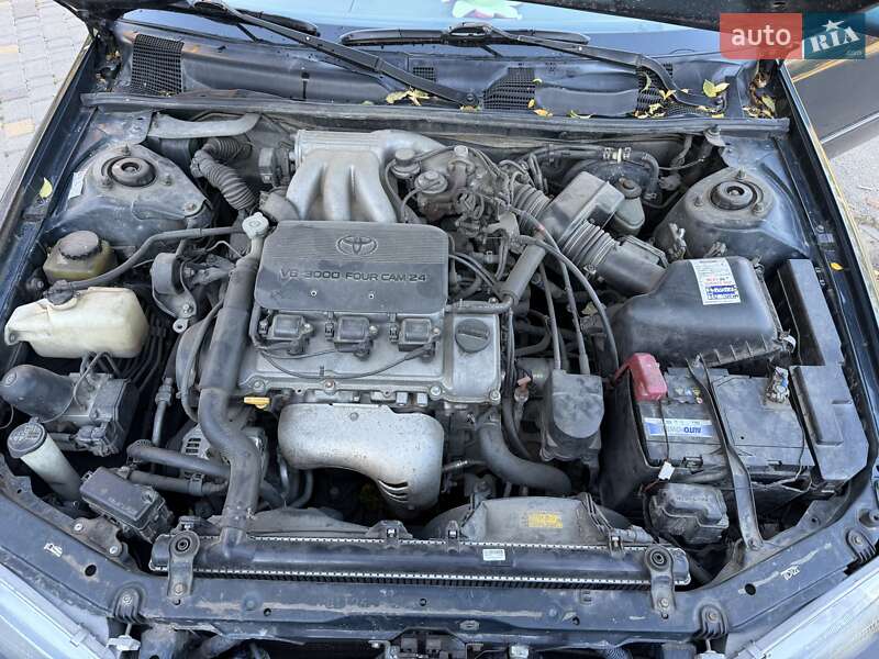 Седан Toyota Camry 1998 в Одессе