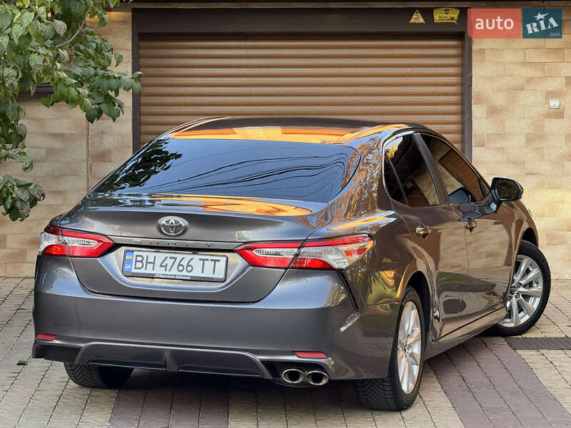 Седан Toyota Camry 2017 в Одессе