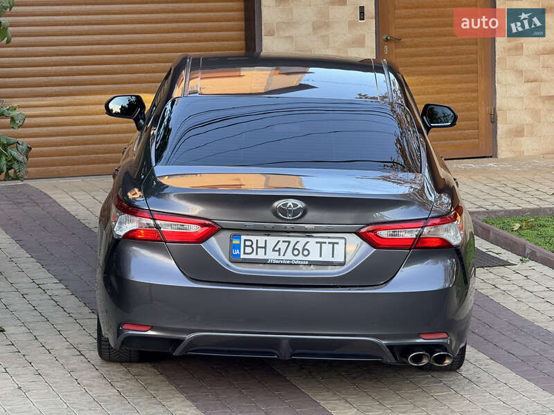 Седан Toyota Camry 2017 в Одессе