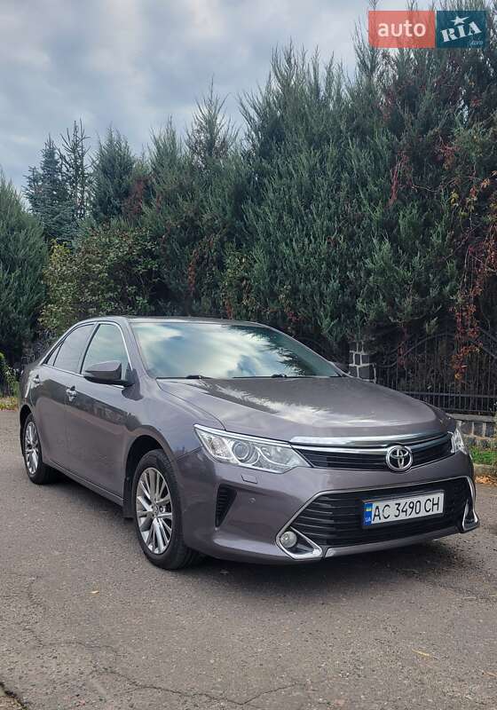 Седан Toyota Camry 2016 в Луцьку