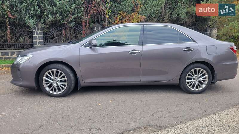 Седан Toyota Camry 2016 в Луцьку