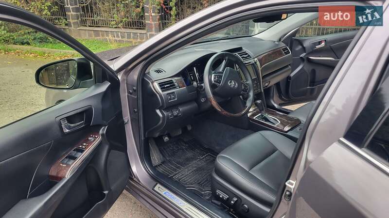 Седан Toyota Camry 2016 в Луцьку