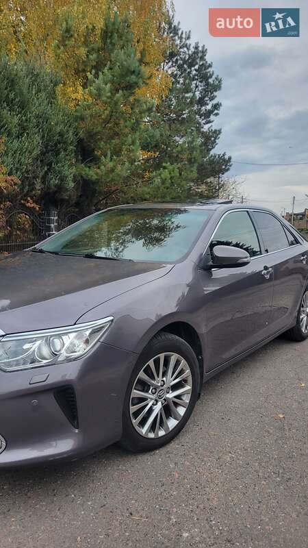 Седан Toyota Camry 2016 в Луцьку