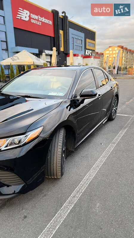 Седан Toyota Camry 2018 в Киеве фото 5 Седан Toyota Camry 2018 в Киеве