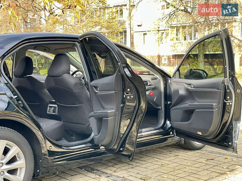 Седан Toyota Camry 2019 в Киеве фото 20 Седан Toyota Camry 2019 в Киеве