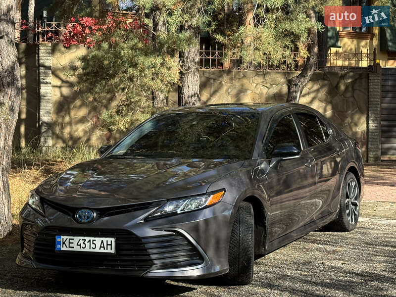 Седан Toyota Camry 2021 в Киеве