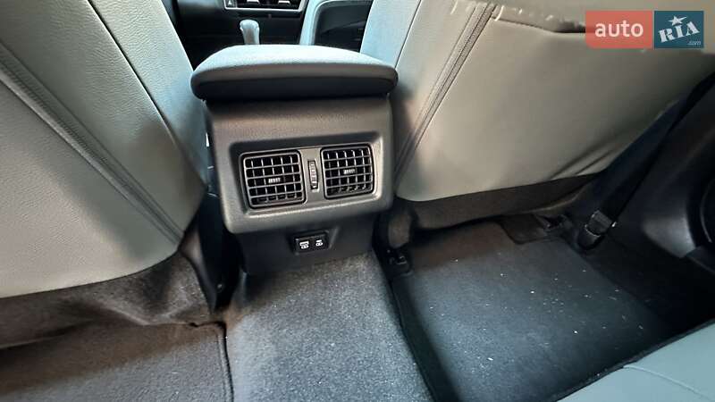 Седан Toyota Camry 2024 в Киеве