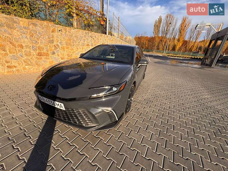 Седан Toyota Camry 2024 в Киеве