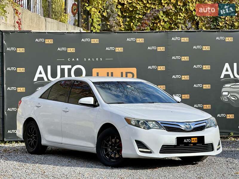 Седан Toyota Camry 2015 в Харкові