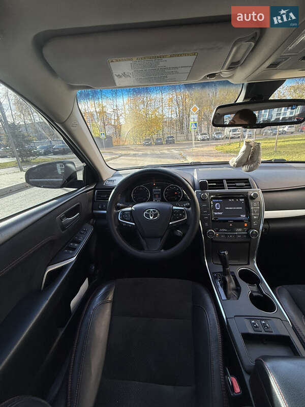 Седан Toyota Camry 2017 в Тернополе