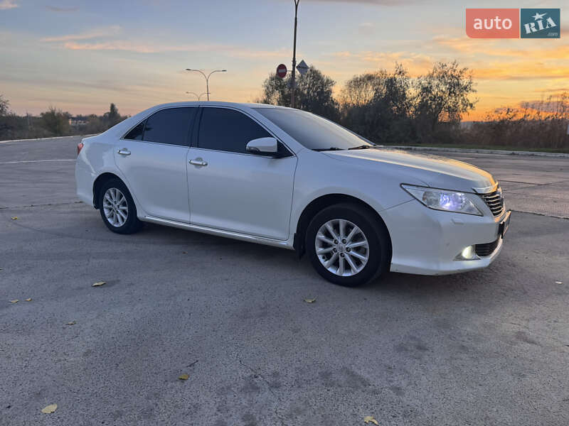 Седан Toyota Camry 2011 в Новой Одессе