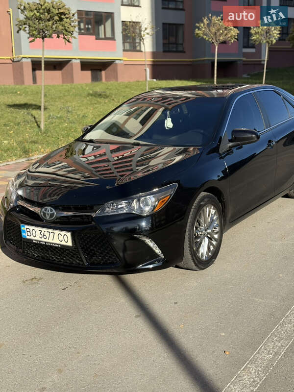 Седан Toyota Camry 2017 в Тернополе