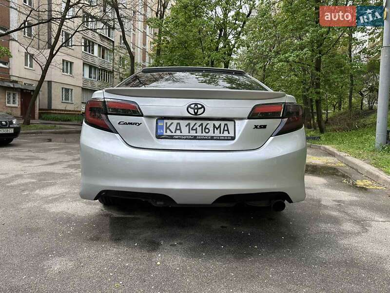 Седан Toyota Camry 2014 в Киеве