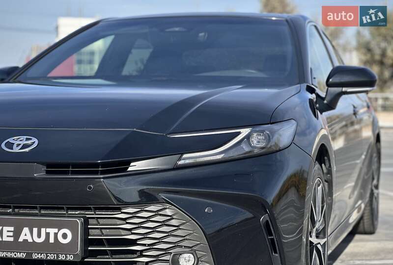 Седан Toyota Camry 2024 в Киеве