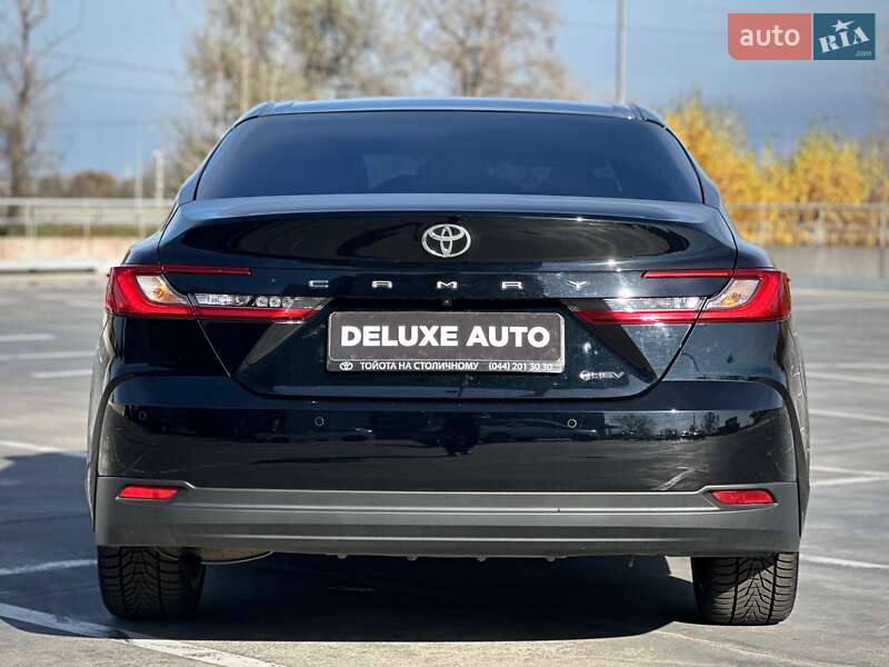 Седан Toyota Camry 2024 в Киеве