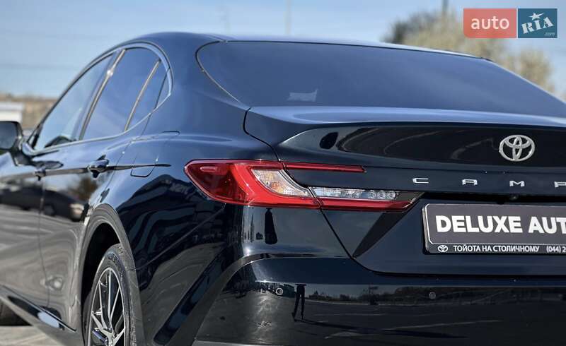 Седан Toyota Camry 2024 в Киеве