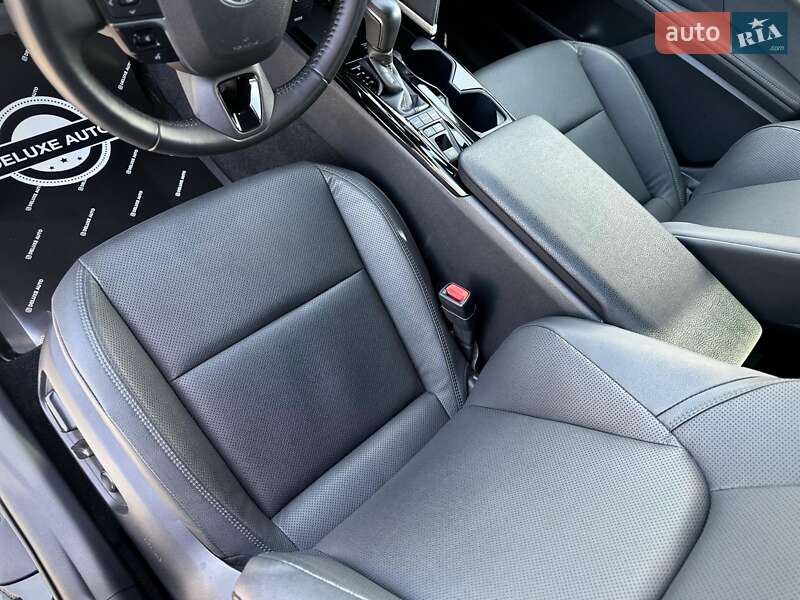 Седан Toyota Camry 2024 в Киеве