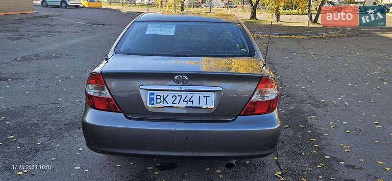 Седан Toyota Camry 2003 в Рівному