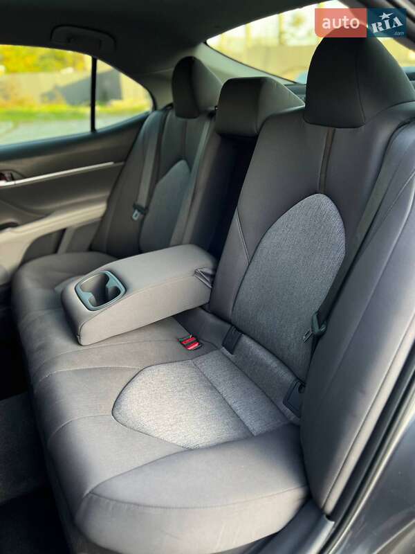 Седан Toyota Camry 2018 в Одесі