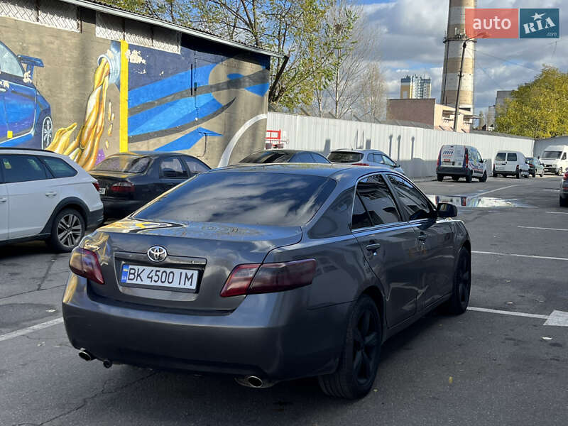 Седан Toyota Camry 2007 в Киеве