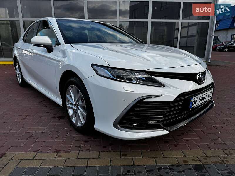 Седан Toyota Camry 2024 в Ровно фото 2 Седан Toyota Camry 2024 в Ровно