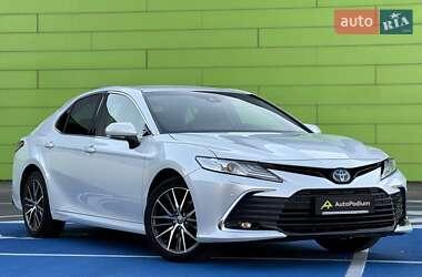 Седан Toyota Camry 2021 в Киеве
