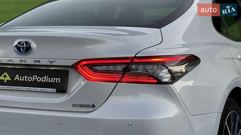 Седан Toyota Camry 2021 в Киеве