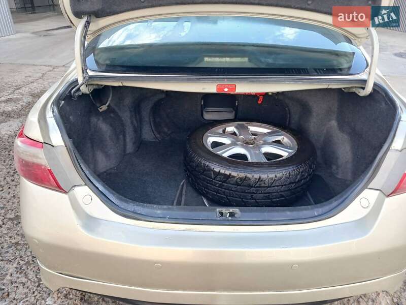 Седан Toyota Camry 2007 в Ровно