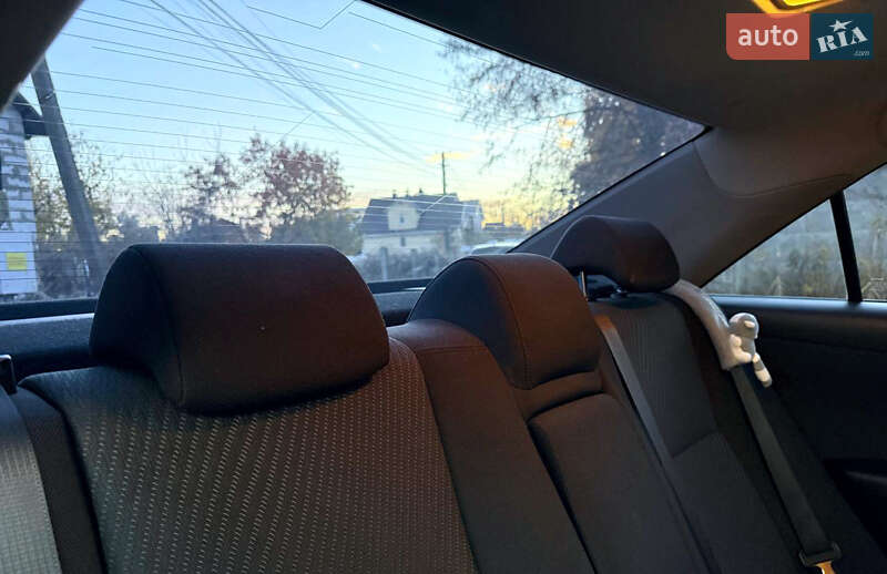 Седан Toyota Camry 2015 в Киеве